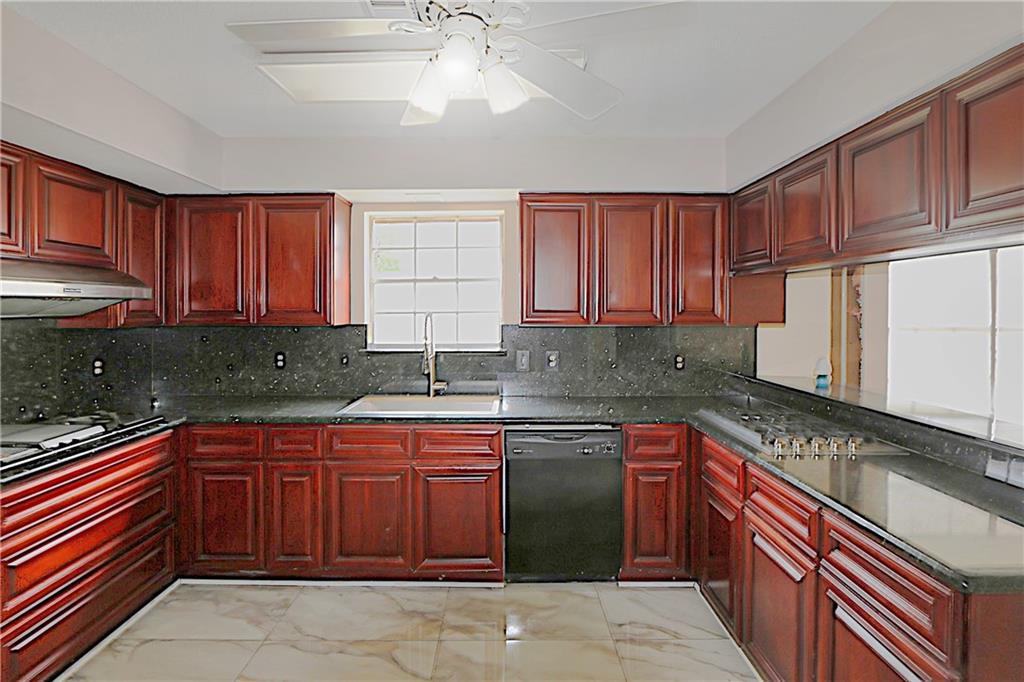 3641 RED OAK Court