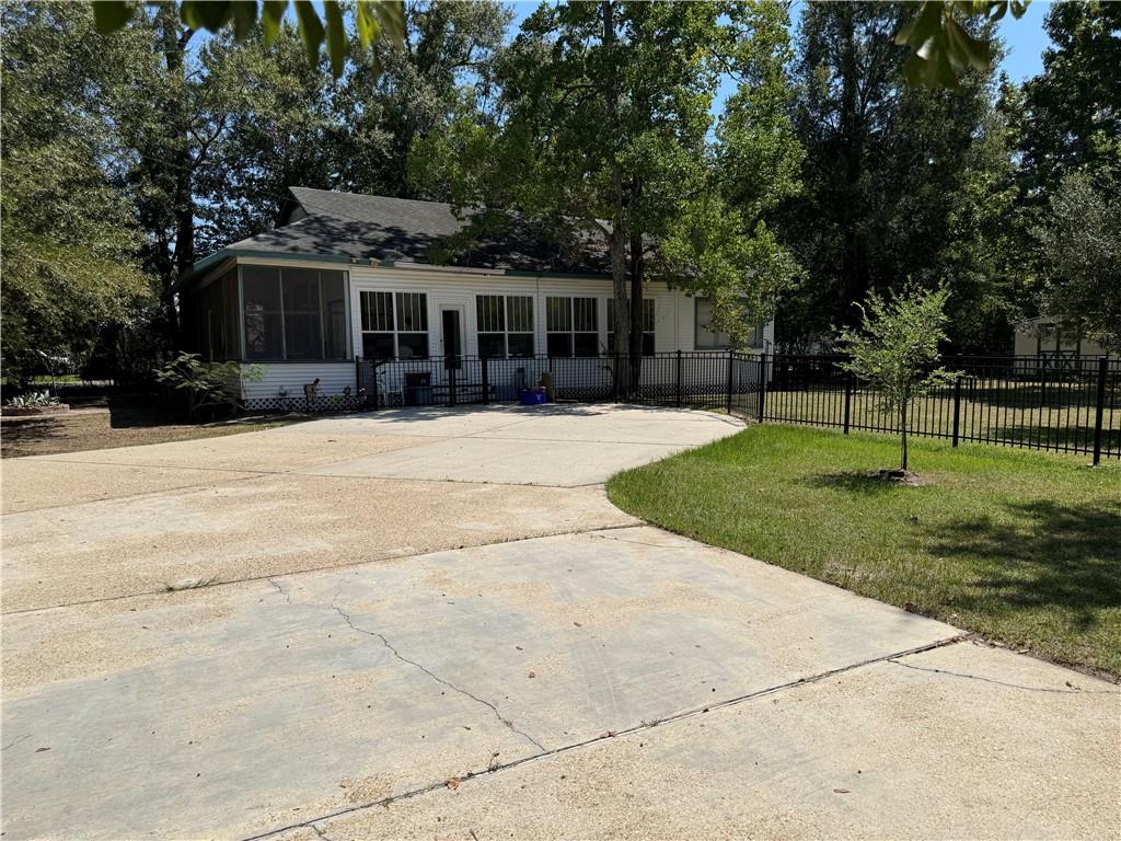 1930 MONTGOMERY Street