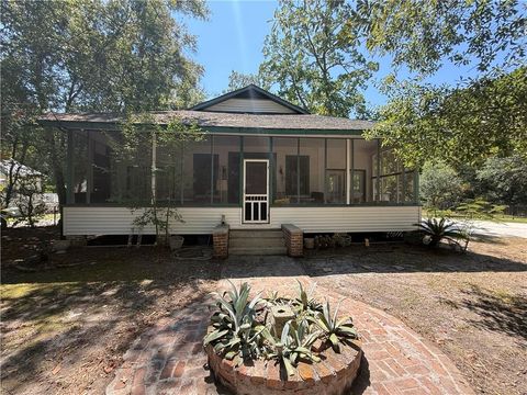 1930 MONTGOMERY Street Mandeville LA 70448