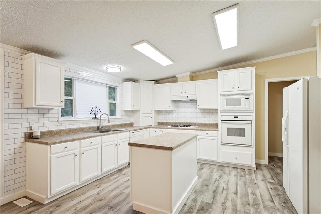 76233 GREEN VALLEY ROAD Street