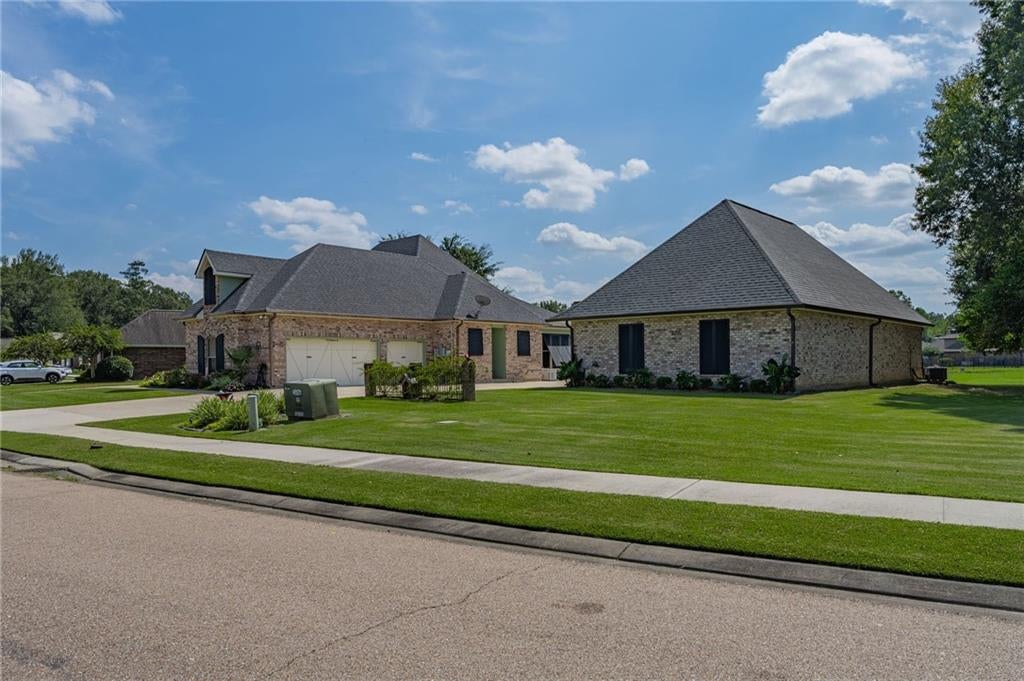363 LAKE ORLEANS Boulevard