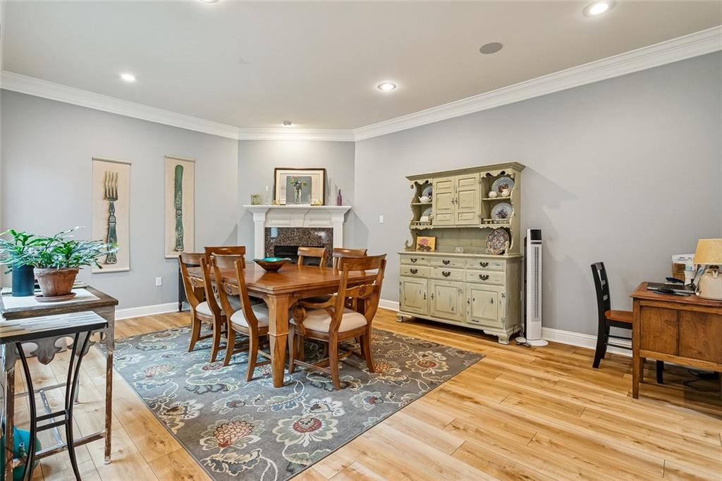 1205 RUE RENOIR
