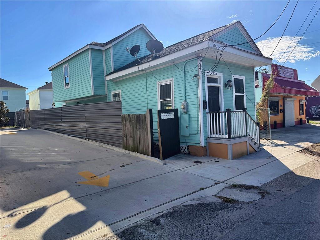 1908 N CLAIBORNE Avenue