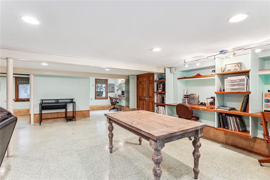 New Orleans, Louisiana 70118, United States, 4 Bedrooms Bedrooms, ,4 BathroomsBathrooms,Residential,Pending,67208