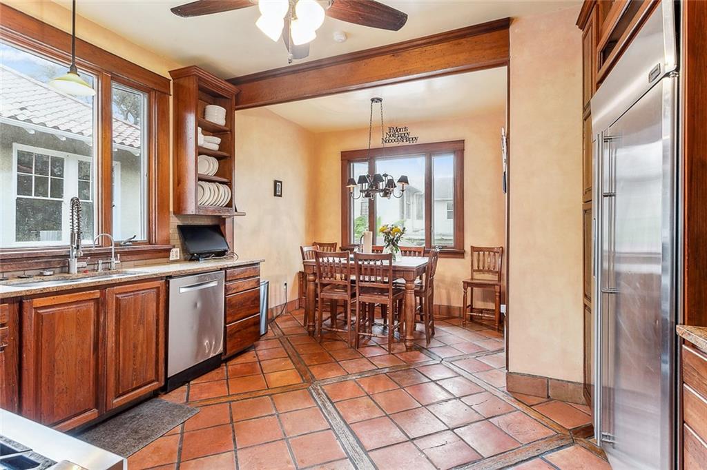 New Orleans, Louisiana 70118, United States, 4 Bedrooms Bedrooms, ,4 BathroomsBathrooms,Residential,Pending,67208