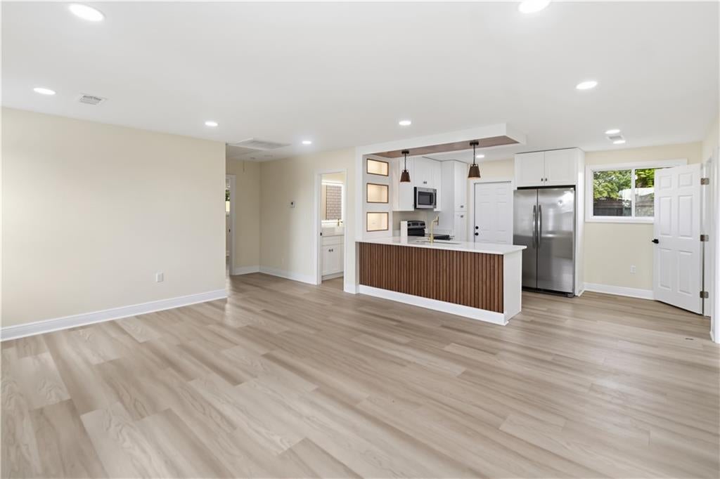 6125 VICTORIAN Drive