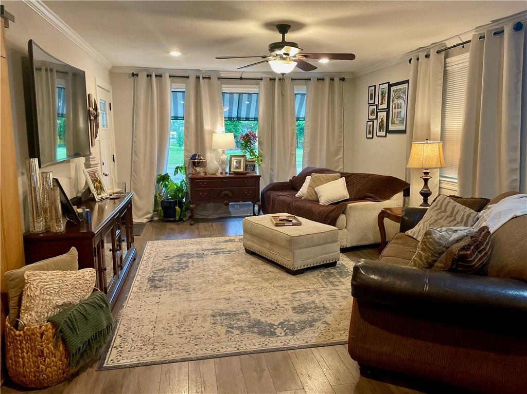 266 ROSELYN PARK Place