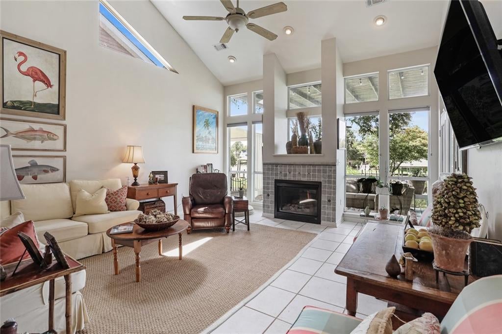 1698 MARINA Drive