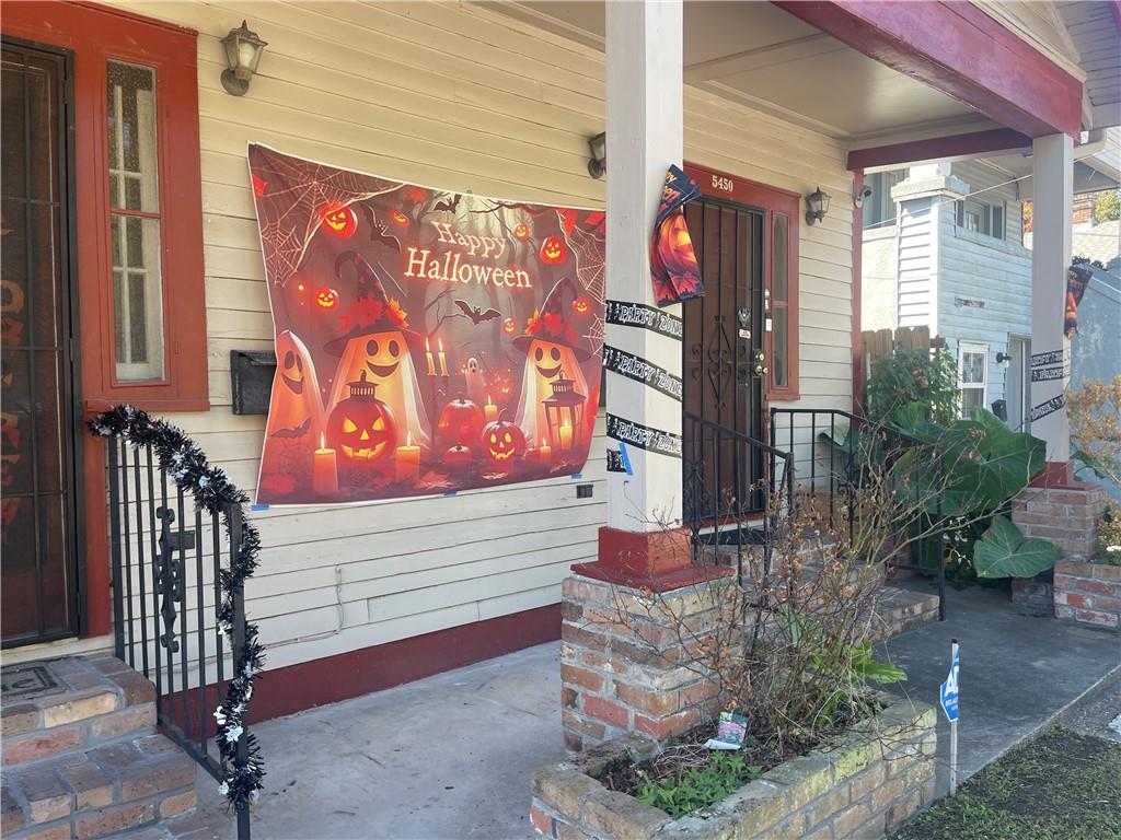 5452 BURGUNDY Street