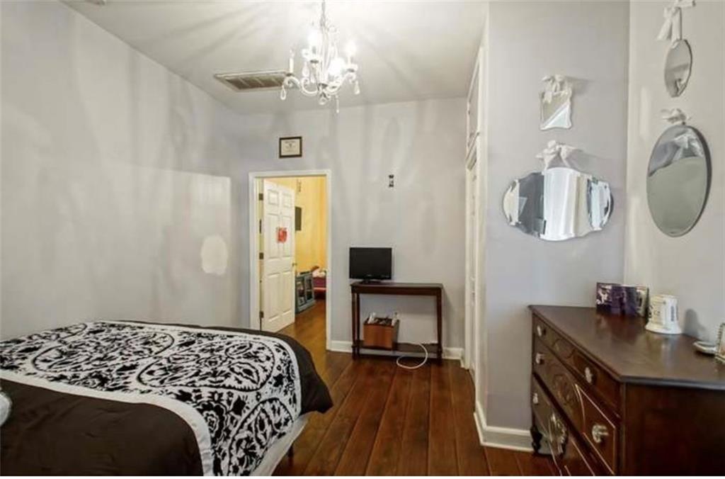 5452 BURGUNDY Street