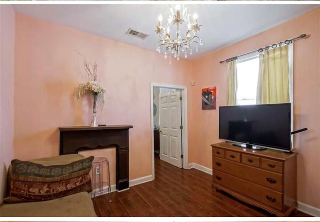 5452 BURGUNDY Street