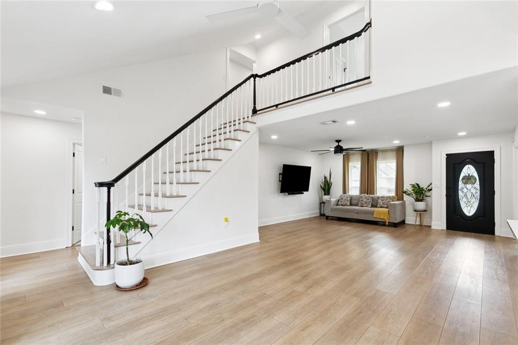3925 LAKE TRAIL Drive