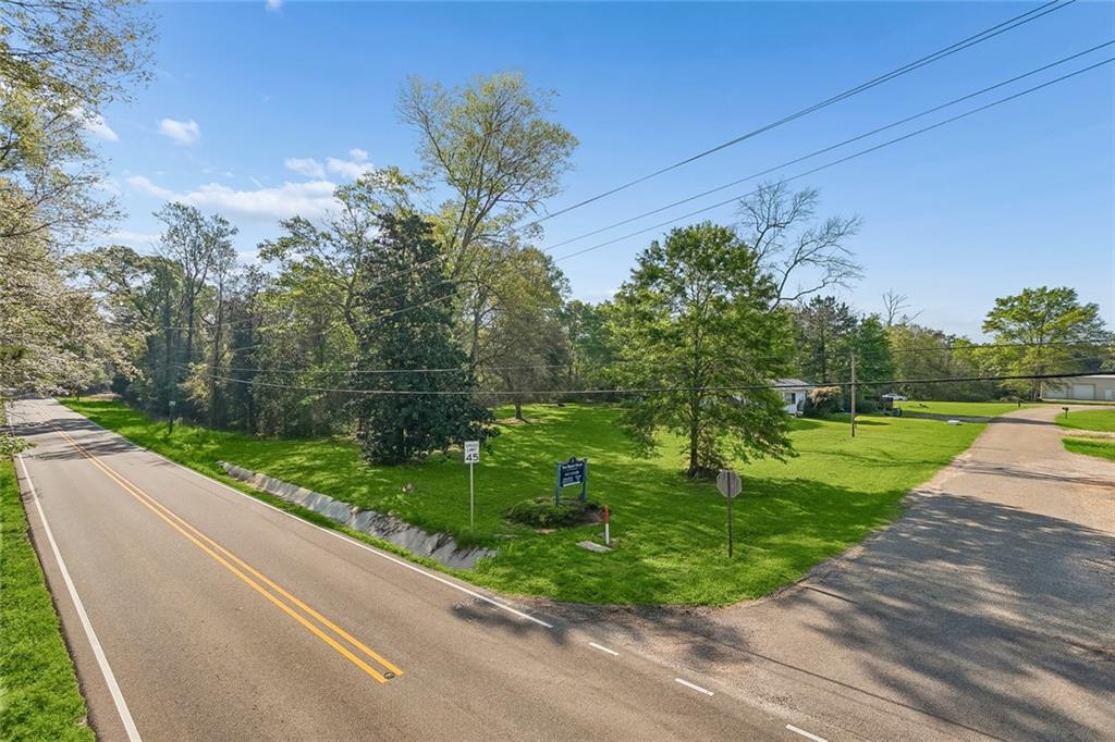WES BURRIS Street