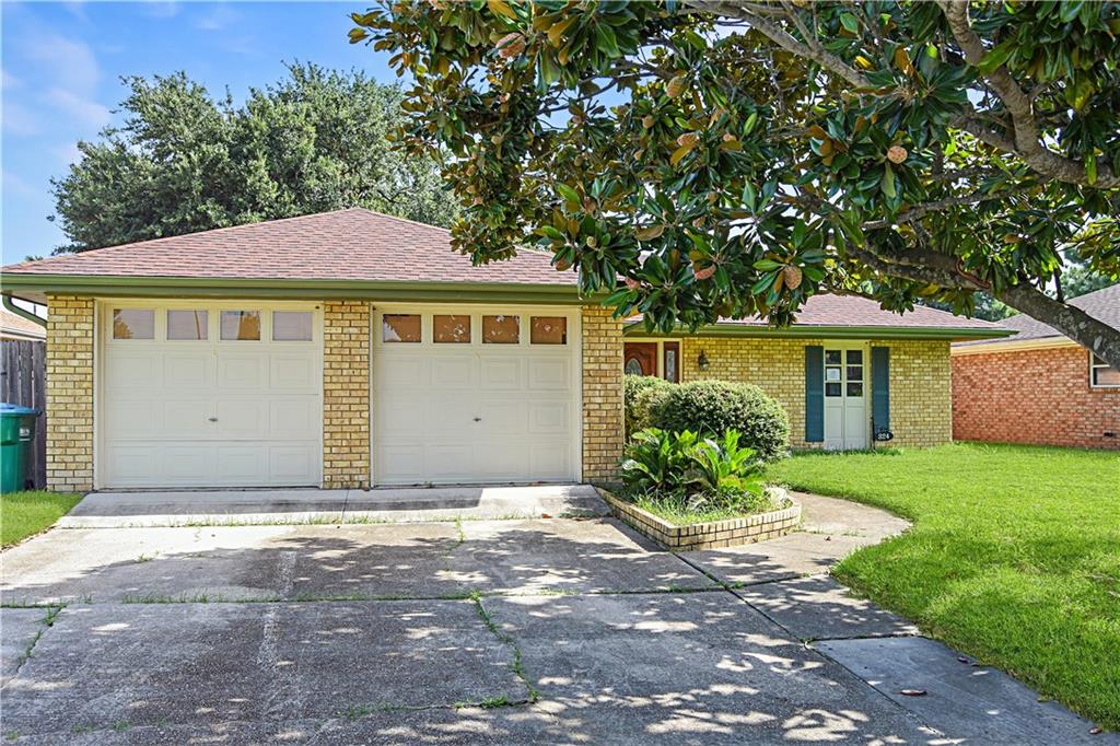 Photo 1 of 28 — 324 PELLERIN Drive, Kenner, LA 70065