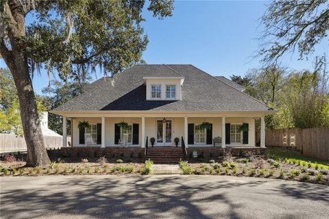 49 CAMELLIA Drive . Covington LA 70433
