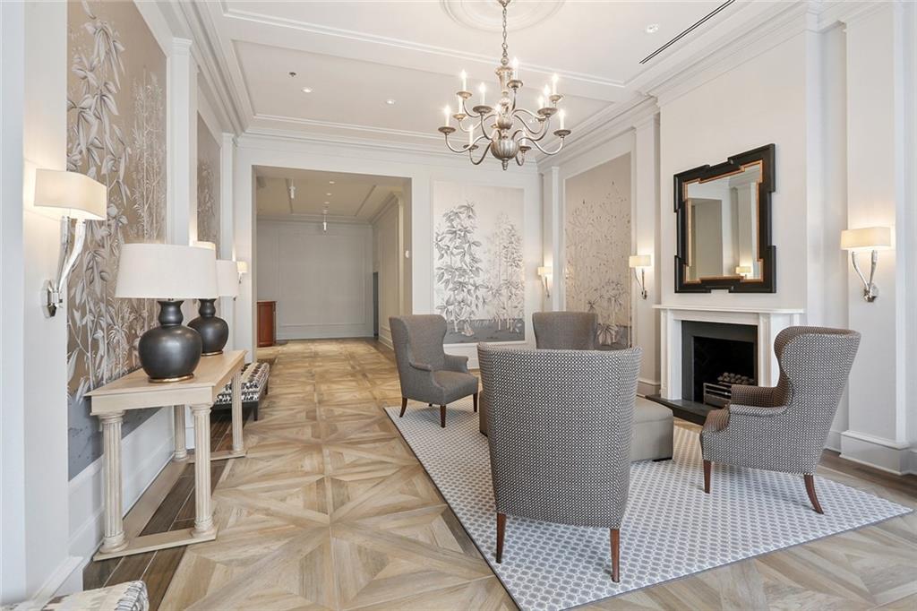 700 MAGAZINE Street 405