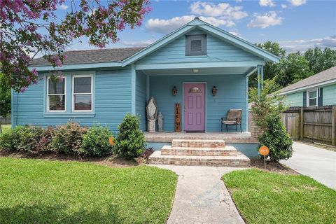 Photo of 919 MEHLE Street, Arabi, LA 70032 (MLS # 2545591)