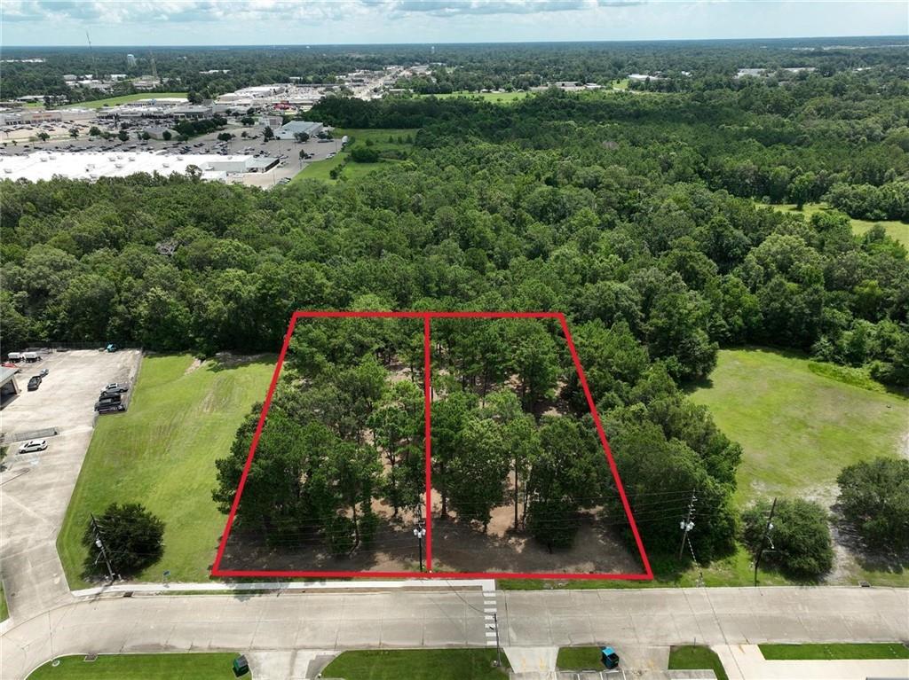 Photo 1 of 7 — 131/133 ROBIN HOOD Drive, Hammond, LA 70403
