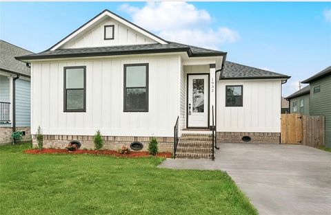 1932 ROSE Street Arabi LA 70032