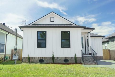 1932 ROSE Street Arabi LA 70032
