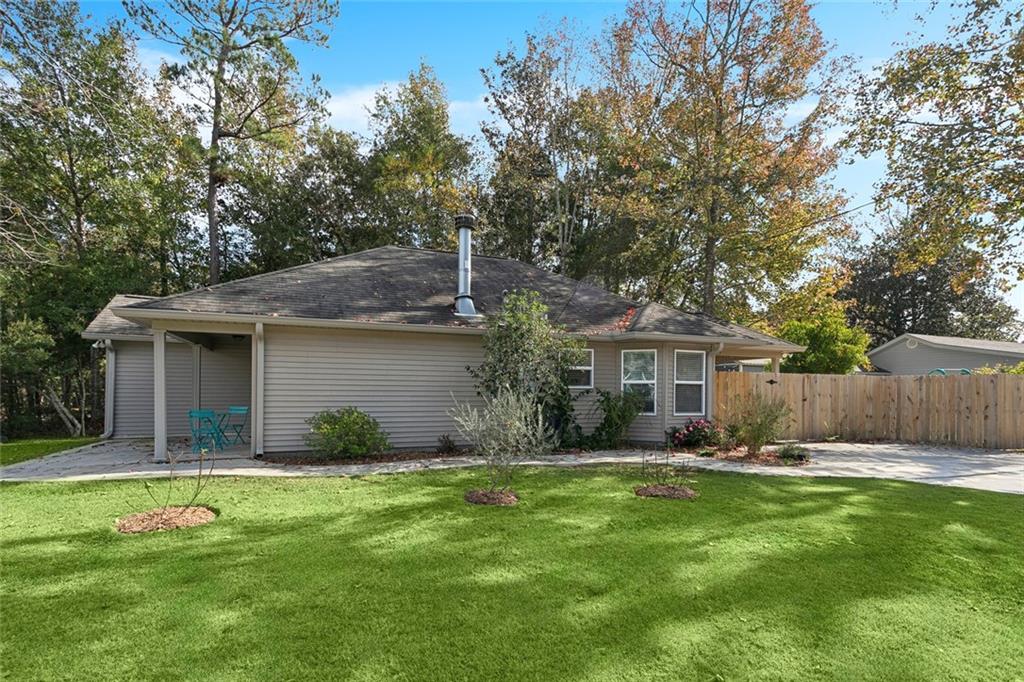 2272 HENRY CLAY Street