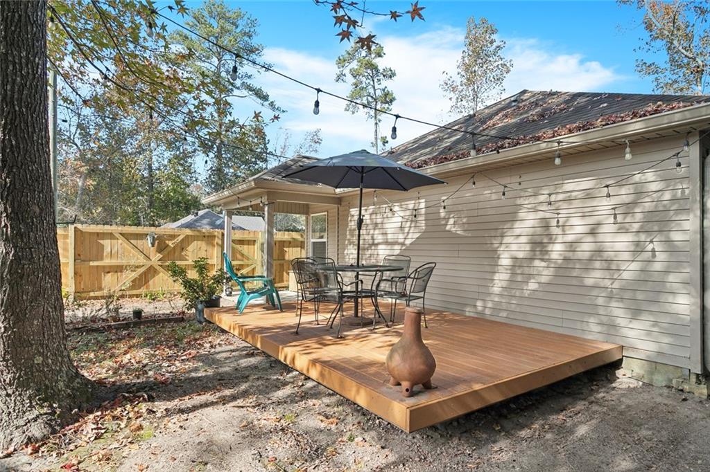 2272 HENRY CLAY Street