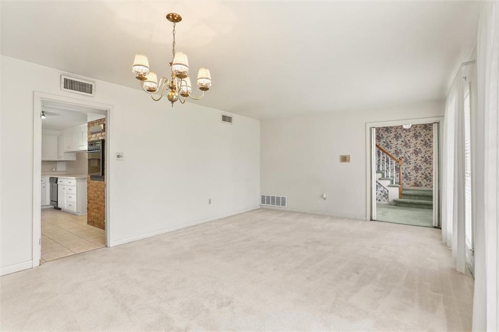 1625 HOLIDAY Place