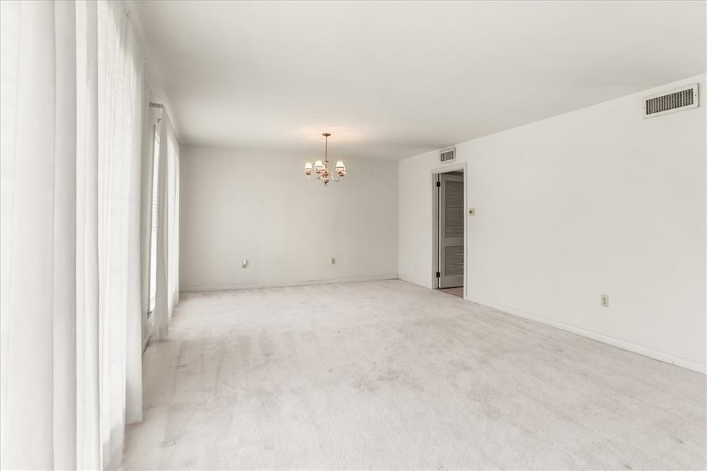 1625 HOLIDAY Place
