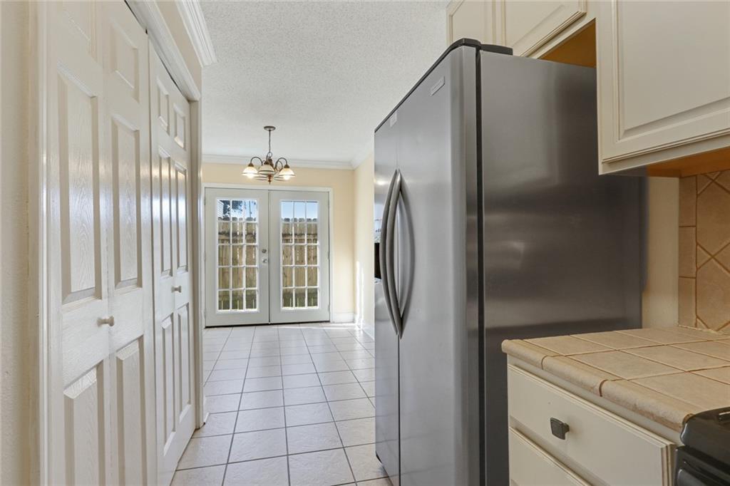 121 LAKEWOOD Drive 60