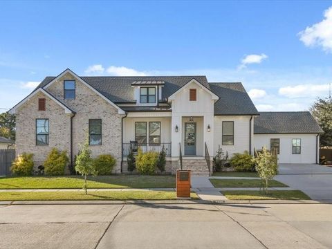 2804 VOLPE Drive Chalmette LA 70043