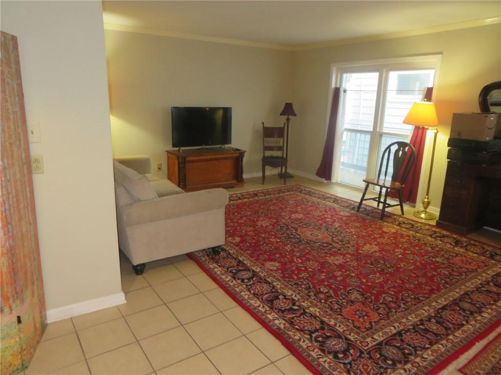 318 LAKE MARINA Avenue 219