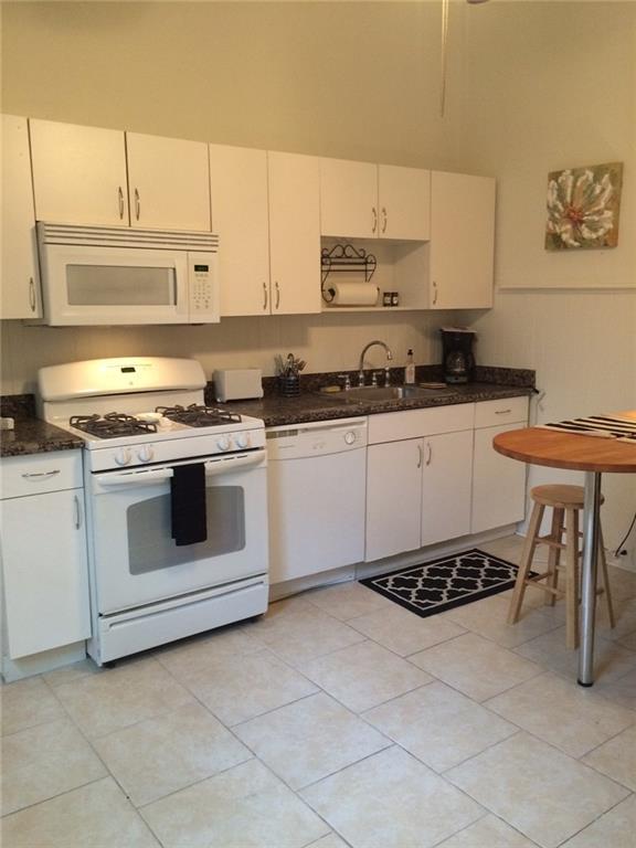 New Orleans, Louisiana 70118, United States, 2 Bedrooms Bedrooms, ,1 BathroomBathrooms,Residential,Active,169553