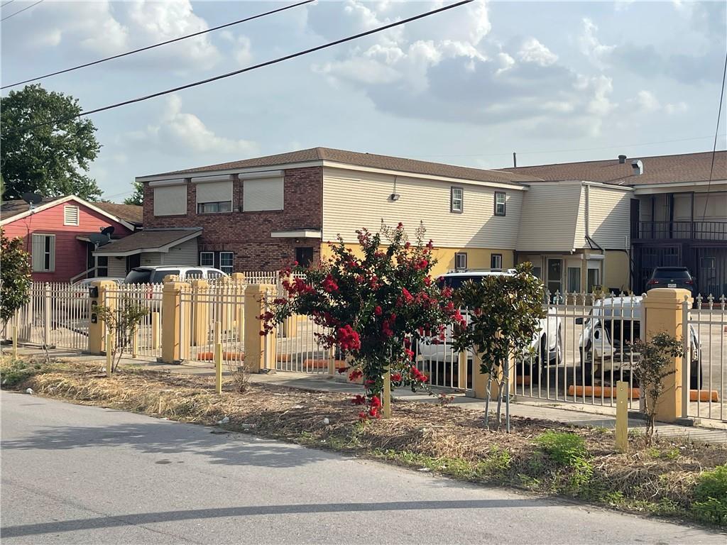 8001 DOWNMAN Road