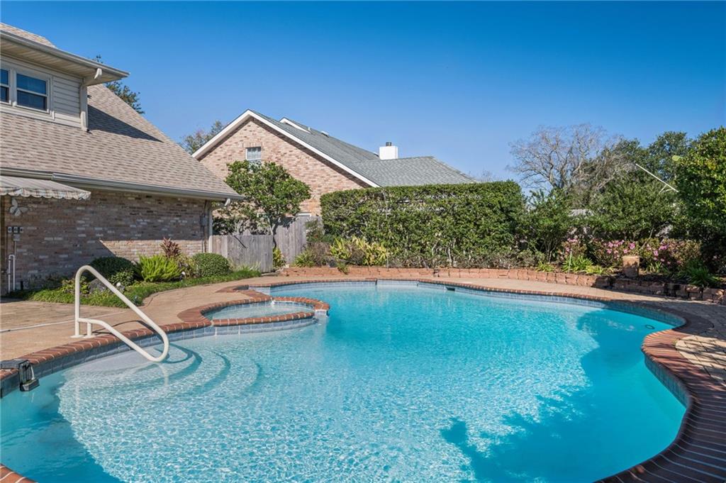 42 CHATEAU PALMER Drive