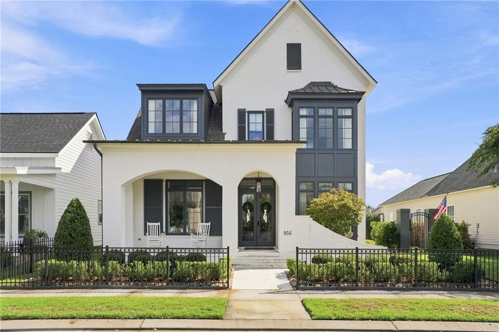 956 BEAUREGARD Parkway
