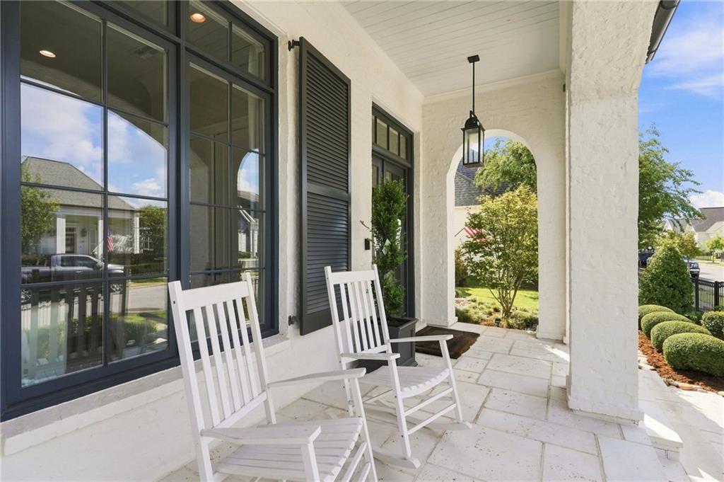 956 BEAUREGARD Parkway