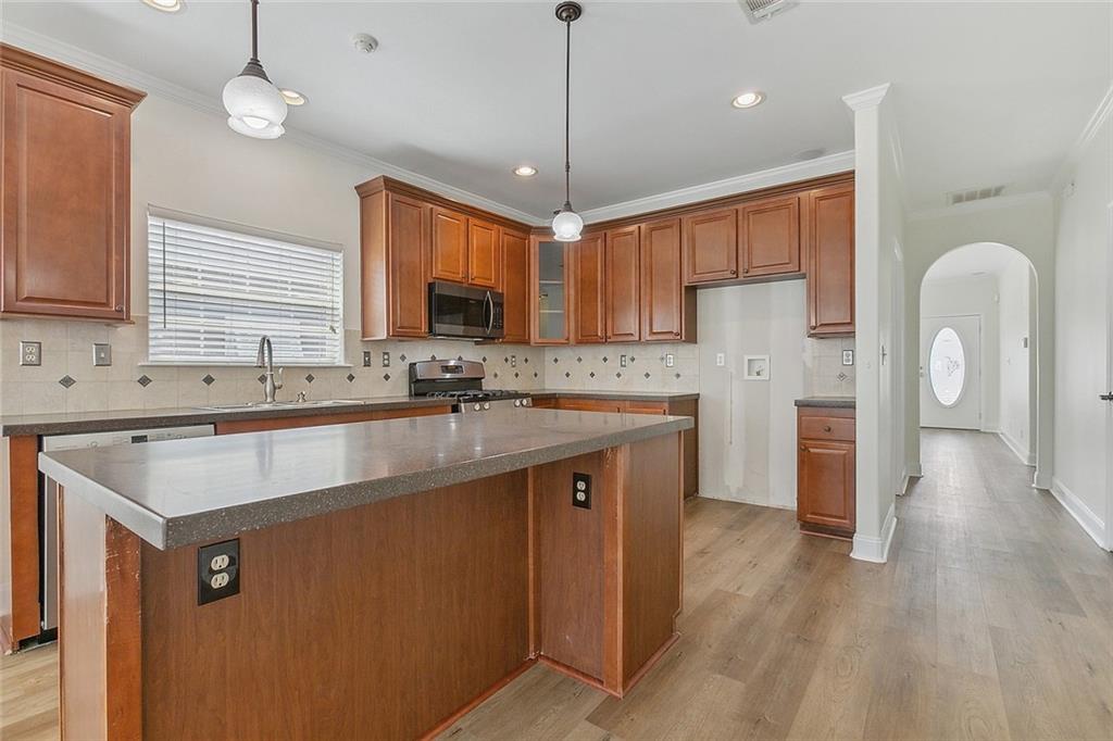 New Orleans, Louisiana 70124, United States, 3 Bedrooms Bedrooms, ,2 BathroomsBathrooms,Residential,Pending,71346