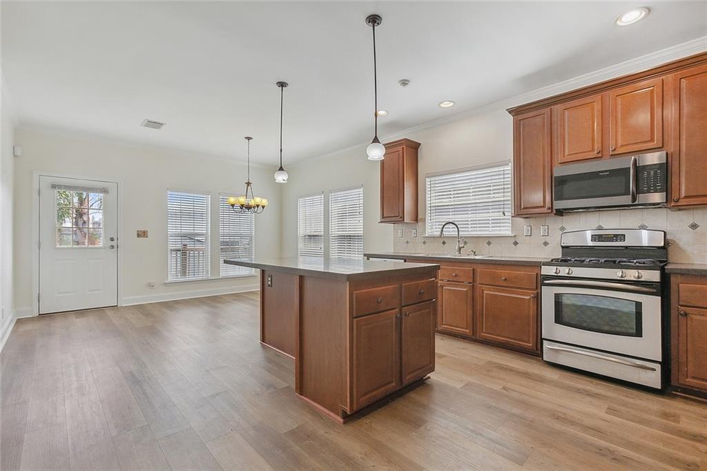 New Orleans, Louisiana 70124, United States, 3 Bedrooms Bedrooms, ,2 BathroomsBathrooms,Residential,Pending,71346