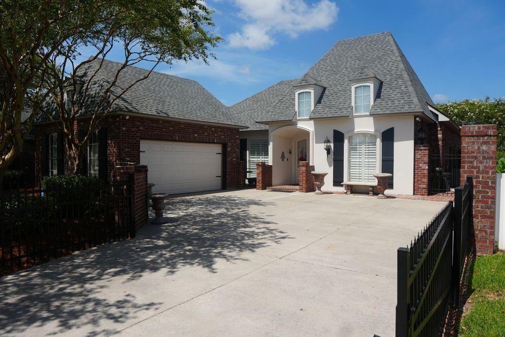 174 SUGARWOOD Boulevard