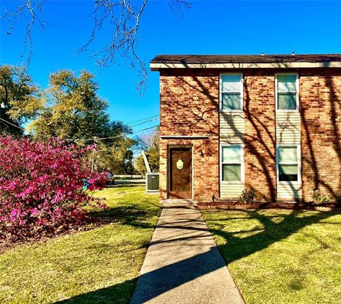 Photo of 1128 SAINT MARIA Street, Luling, LA 70070 (MLS # 2545618)