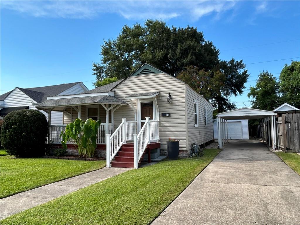 28 DAVIS Boulevard