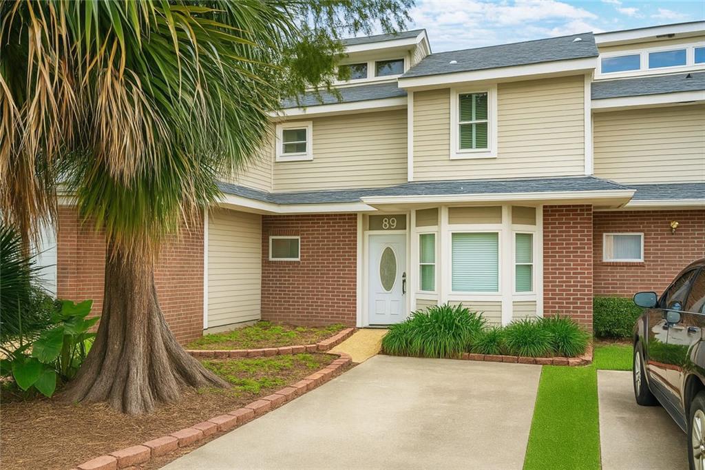 Photo 1 of 20 — 89 LAKE LYNN Drive 89, Harvey, LA 70058