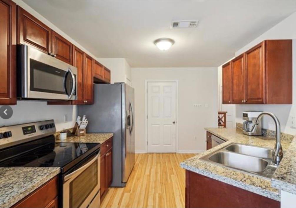 Covington, Louisiana 70433, United States, 3 Bedrooms Bedrooms, ,2 BathroomsBathrooms,Residential,Active,27592