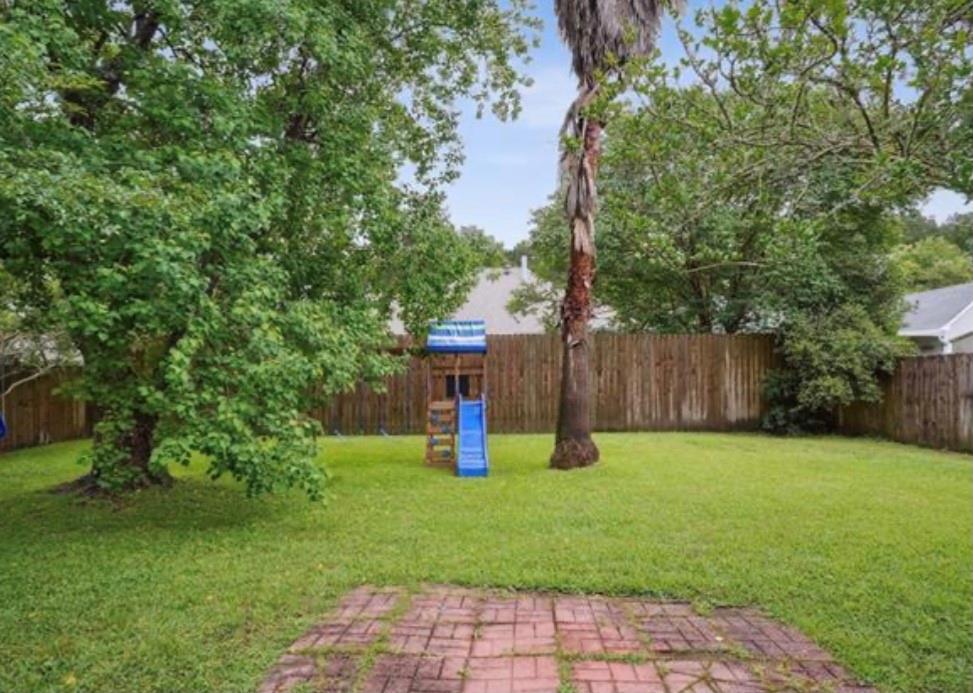 Covington, Louisiana 70433, United States, 3 Bedrooms Bedrooms, ,2 BathroomsBathrooms,Residential,Active,27592