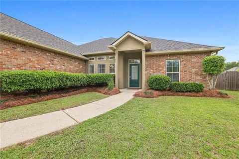 Photo of 40190 OLDE MILL Lane, Ponchatoula, LA 70454 (MLS # 2553390)