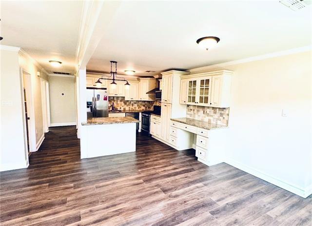 205 DOUGLAS Drive