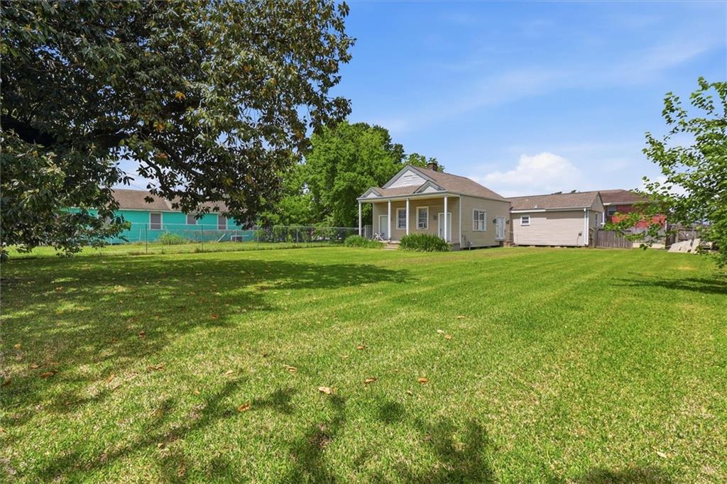 705 W ST. BERNARD Way