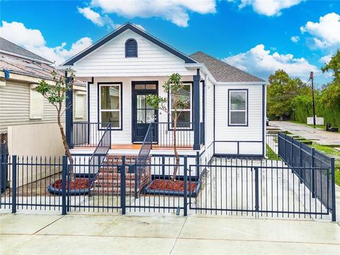 3938 HAMILTON Street New Orleans LA 70118