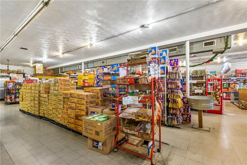 1112 STUMPF Boulevard