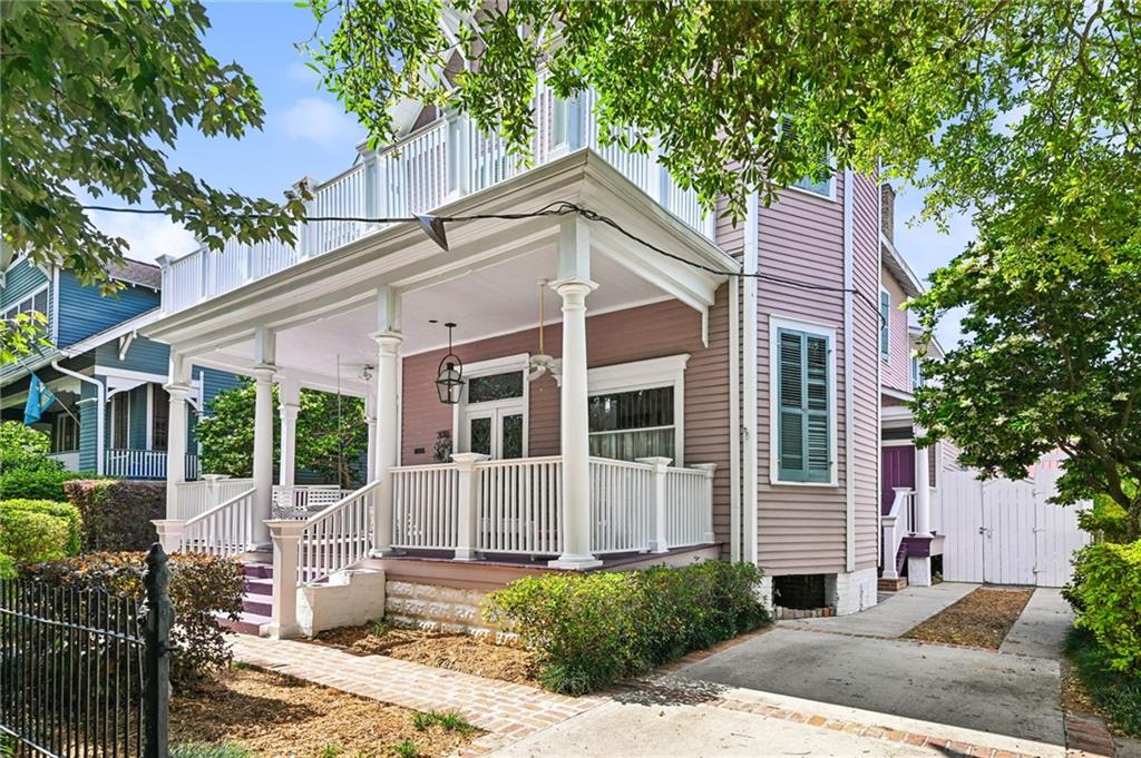 3018 DESOTO Street